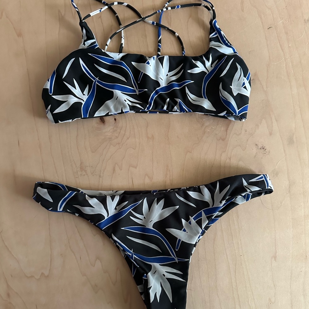 Extra Small Mikoh Bikini Set